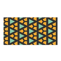 Green triangles and other shapes pattern Satin Wrap