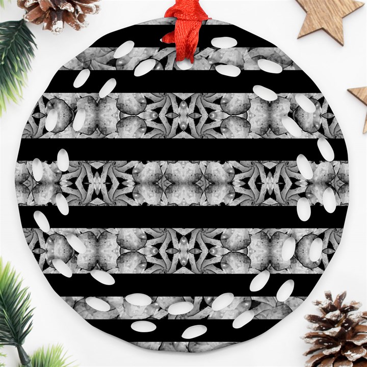 Alien Seamless Stripes Ornament (Round Filigree) 