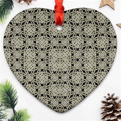 Interlace Arabesque Pattern Ornament (Heart) 