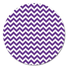 Royal Purple & White Zigzag Pattern Magnet 5  (round)