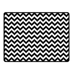 Black & White Zigzag Pattern Fleece Blanket (small)