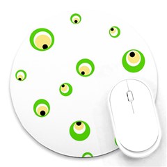 Green Eyes Round Mousepads