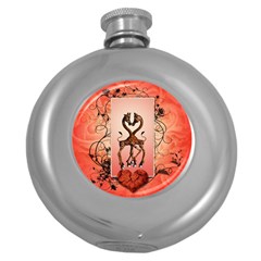 Cute Giraffe In Love With Heart And Floral Elements Round Hip Flask (5 Oz)