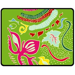 Green Organic Abstract Fleece Blanket (Medium) 