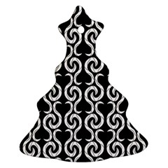 Black And White Pattern Ornament (christmas Tree)