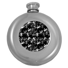 Gray Lizards Round Hip Flask (5 Oz) by Valentinaart