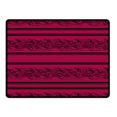 Red Barbwire Pattern Fleece Blanket (small)