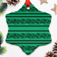 Green Barbwire Ornament (snowflake) 