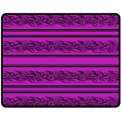 Magenta Barbwire Fleece Blanket (medium) 