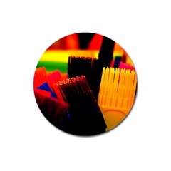 Plastic Brush Color Yellow Red Magnet 3  (Round)