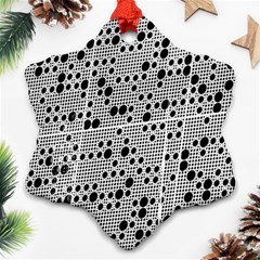 Metal Background Round Holes Ornament (snowflake)