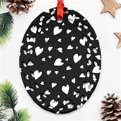 Black And White Hearts Pattern Oval Filigree Ornament (two Sides)