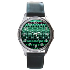 Green Triangle Patterns Round Metal Watch