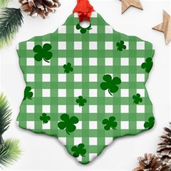 Clover Pattern Ornament (snowflake)