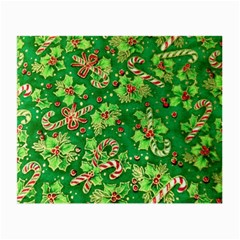 Green Holly Small Glasses Cloth by Nexatart