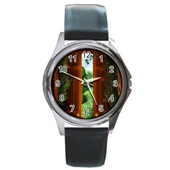 Beautiful World Entry Door Fantasy Round Metal Watch