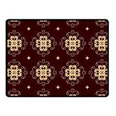 Seamless Ornament Symmetry Lines Fleece Blanket (small)