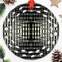 Interwoven Grid Pattern In Green Ornament (round Filigree)