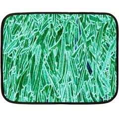 Green Background Pattern Fleece Blanket (mini)