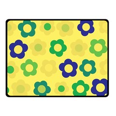 Floral Pattern Fleece Blanket (small)