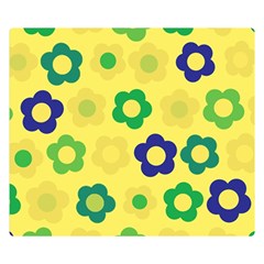 Floral Pattern Double Sided Flano Blanket (small) 