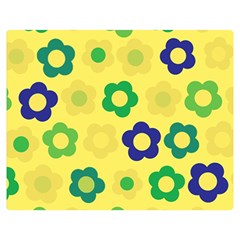 Floral Pattern Double Sided Flano Blanket (medium) 