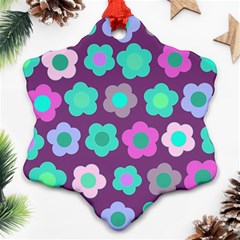 Floral Pattern Ornament (snowflake)