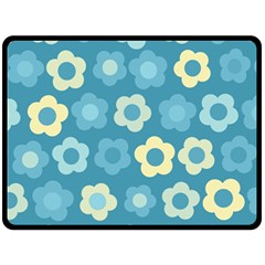 Floral Pattern Fleece Blanket (large) 