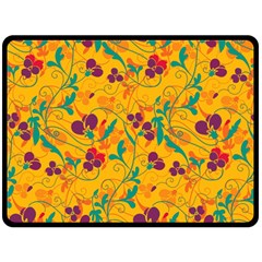 Floral Pattern Fleece Blanket (large) 