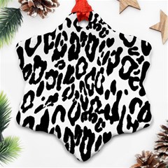 Black And White Leopard Skin Snowflake Ornament (two Sides)