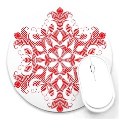 Red Pattern Filigree Snowflake On White Round Mousepads