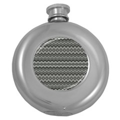 Greyscale Zig Zag Round Hip Flask (5 Oz) by Amaryn4rt