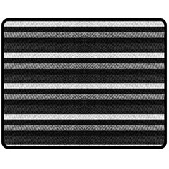 Lines Fleece Blanket (medium) 