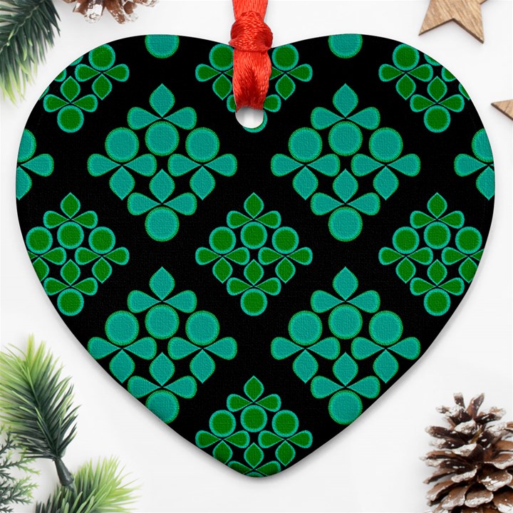 Vintage Paper Kraft Pattern Ornament (Heart)