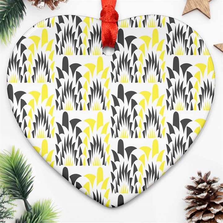 Tricolored Geometric Pattern Ornament (Heart)