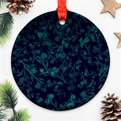 Leaf Pattern Ornament (round) by berwies