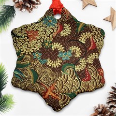 Traditional Batik Art Pattern Snowflake Ornament (Two Sides)