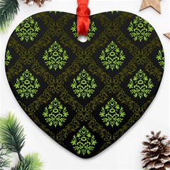 Leaf Green Ornament (heart)