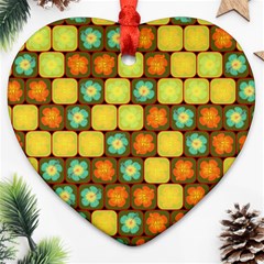 Random Hibiscus Pattern Ornament (heart) by linceazul