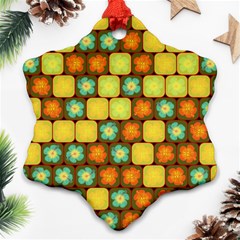 Random Hibiscus Pattern Ornament (snowflake) by linceazul