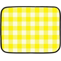 Plaid Pattern Fleece Blanket (mini)