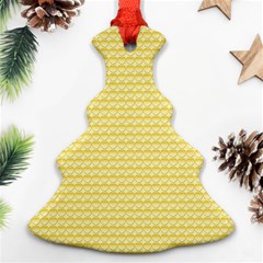 Pattern Yellow Heart Heart Pattern Ornament (Christmas Tree) 