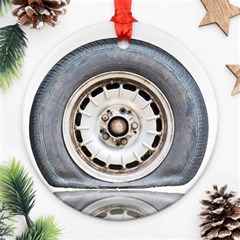 Flat Tire Vehicle Wear Street Ornament (Round)