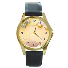 Sea Shell Pattern Round Gold Metal Watch