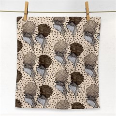 Bouffant Birds Face Towel by BangZart