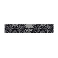 Dark Horror Skulls Pattern Flano Scarf (mini)