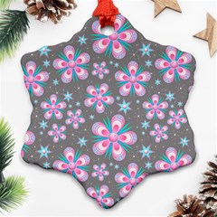 Seamless Pattern Purple Girly Floral Pattern Ornament (snowflake) by paulaoliveiradesign