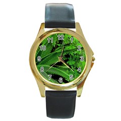 Vivid Tropical Design Round Gold Metal Watch