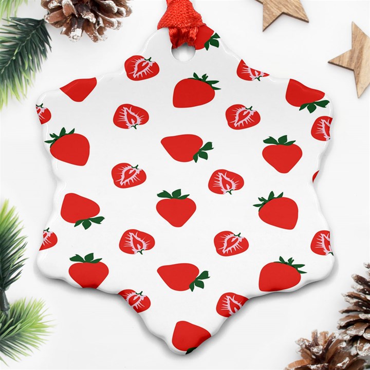 Red Fruit Strawberry Pattern Ornament (Snowflake)