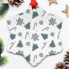 Ginger Cookies Christmas Pattern Ornament (snowflake) by Valentinaart